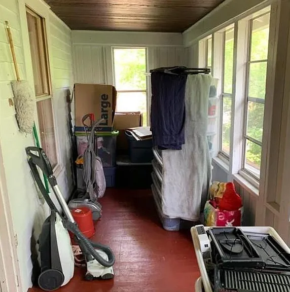 Private three season porch
