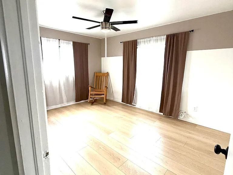 4221 Rose Ln NE — Photo 16