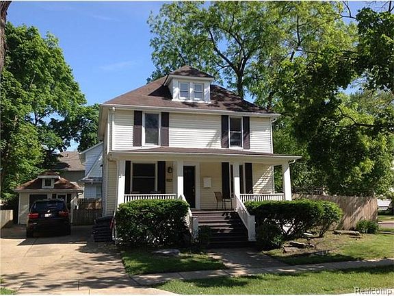 3rd image of 612 George St