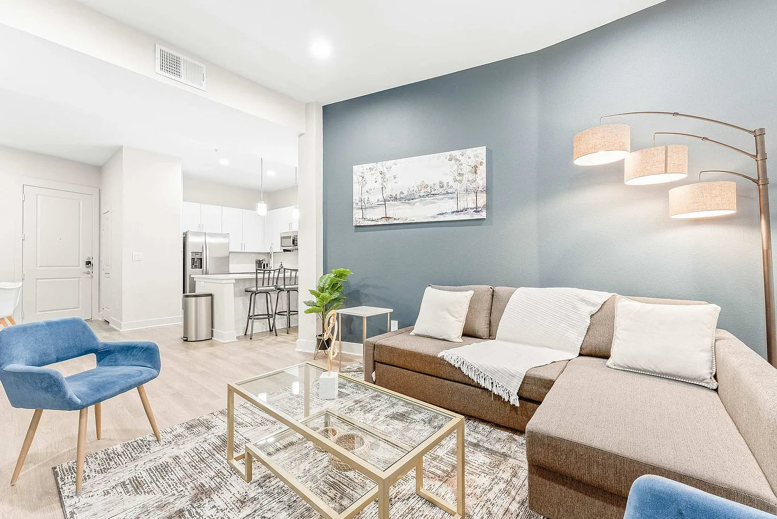 2 bed, 2.0 bath, $2,822 — Photo 4