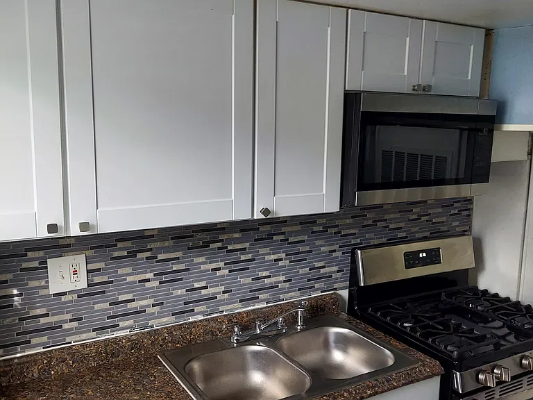 2814 Keating St — Photo 5