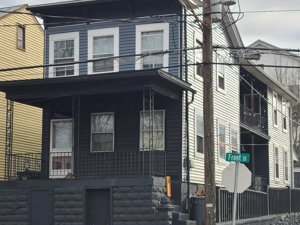 31 Front St #1, Cressona, PA 17929