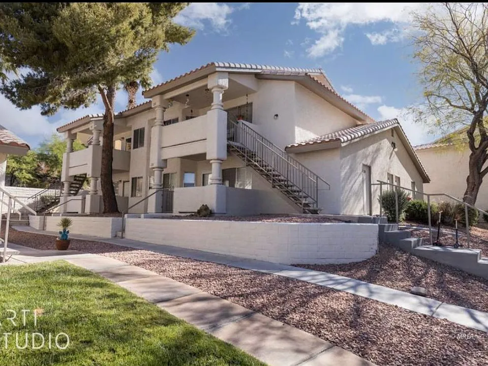 459 Mesa Blvd #202