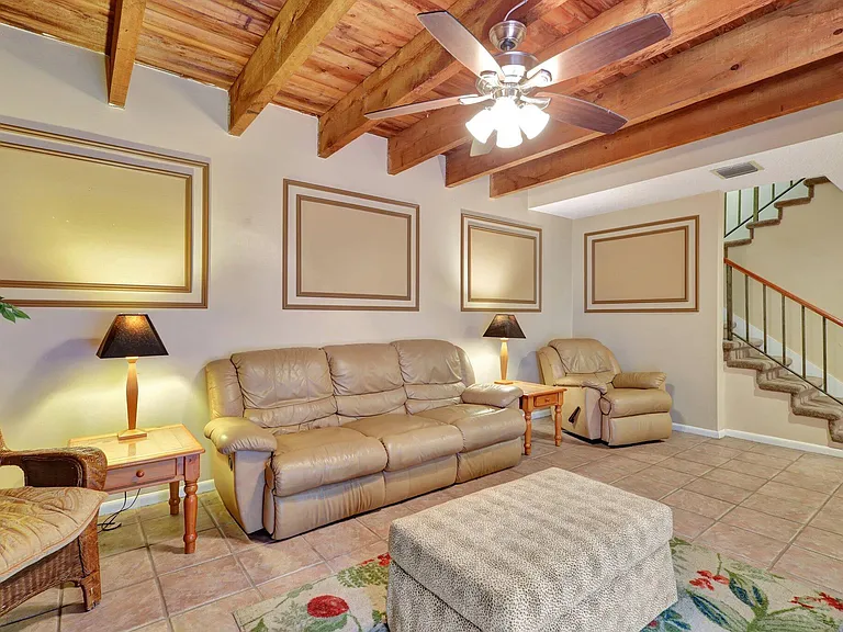 1558 Shaker Cir — Photo 5