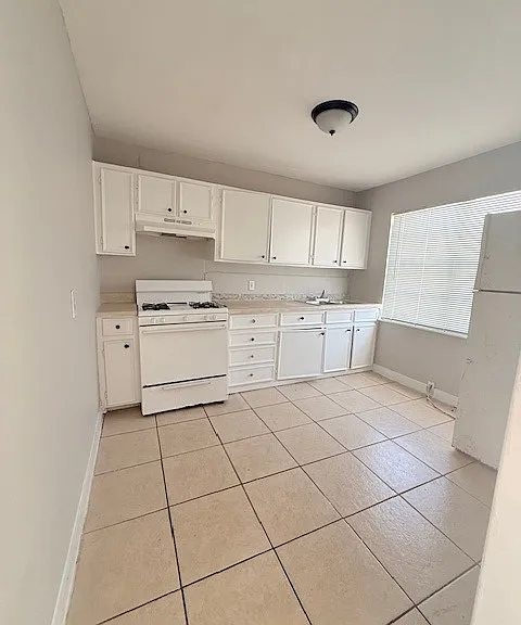 7004 Capitol St — Photo 3