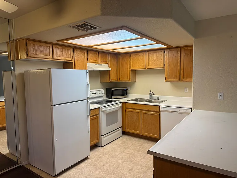 8410 Eldora Ave #2020 — Photo 6