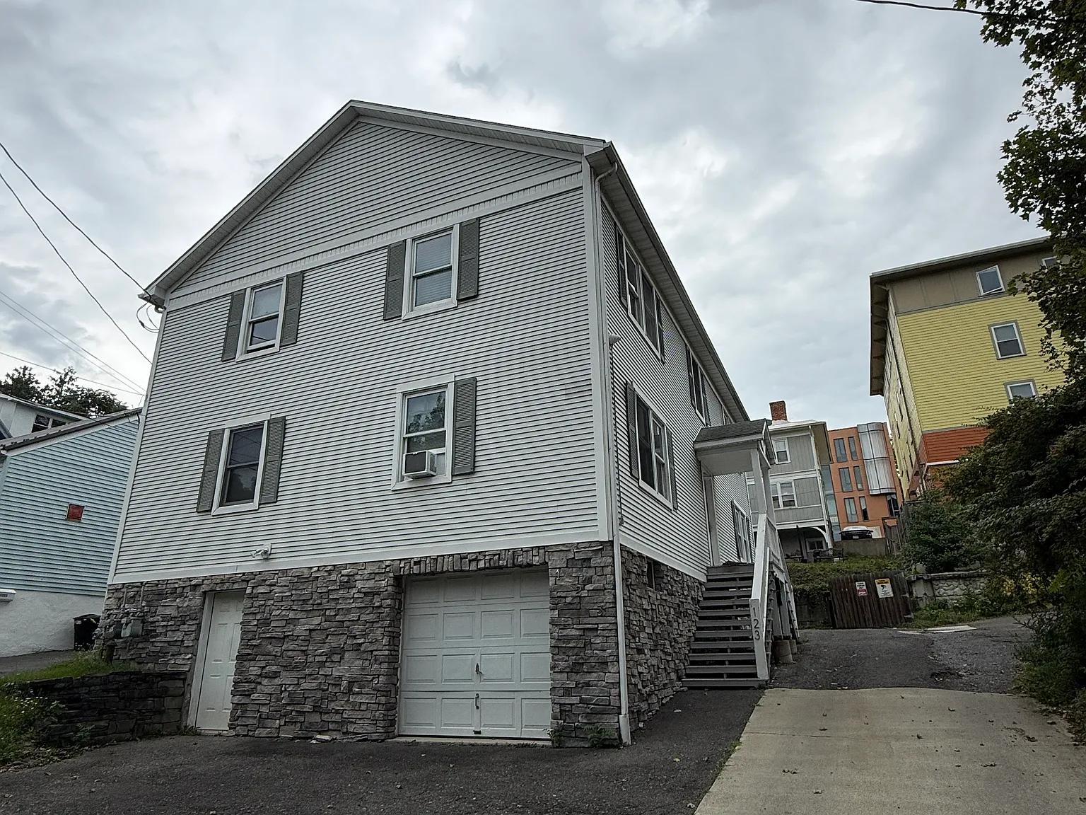 3 bed, $1,360 — Photo 2