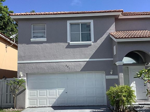 5th image of 201 SW 98th Terrace