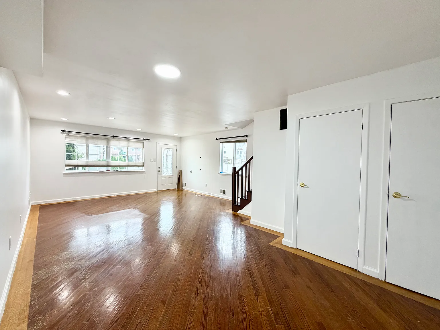 3 bed, 2.5 bath, 1640 sqft, $3,500 — Photo 2