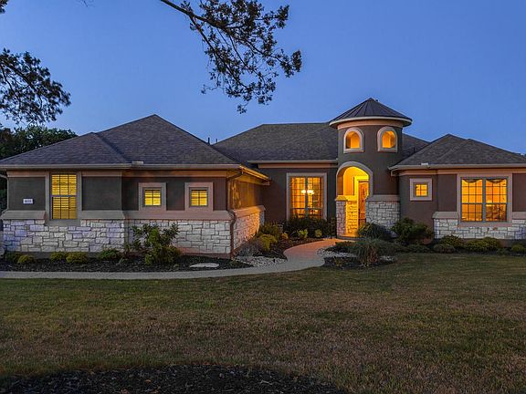 5th image of 4011 Malaga Dr
