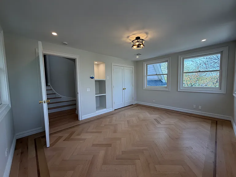 Sherwood Ave — Photo 21