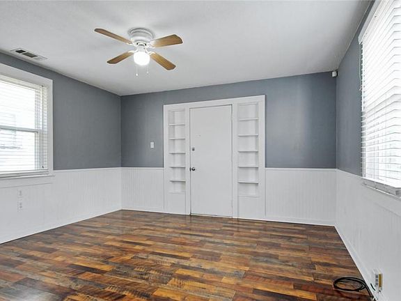 4th image of 706 Avenue F