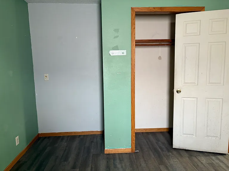 209 Knapp St #2E — Photo 7