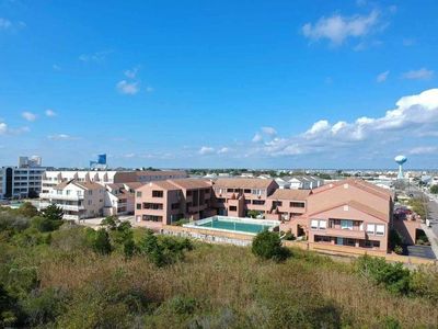 330 42nd St S APT C35, Brigantine, NJ, 08203