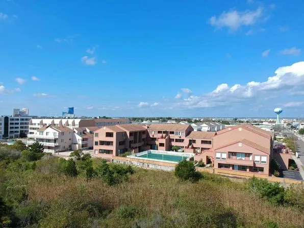 330 42nd St S APT C35, Brigantine, NJ 08203