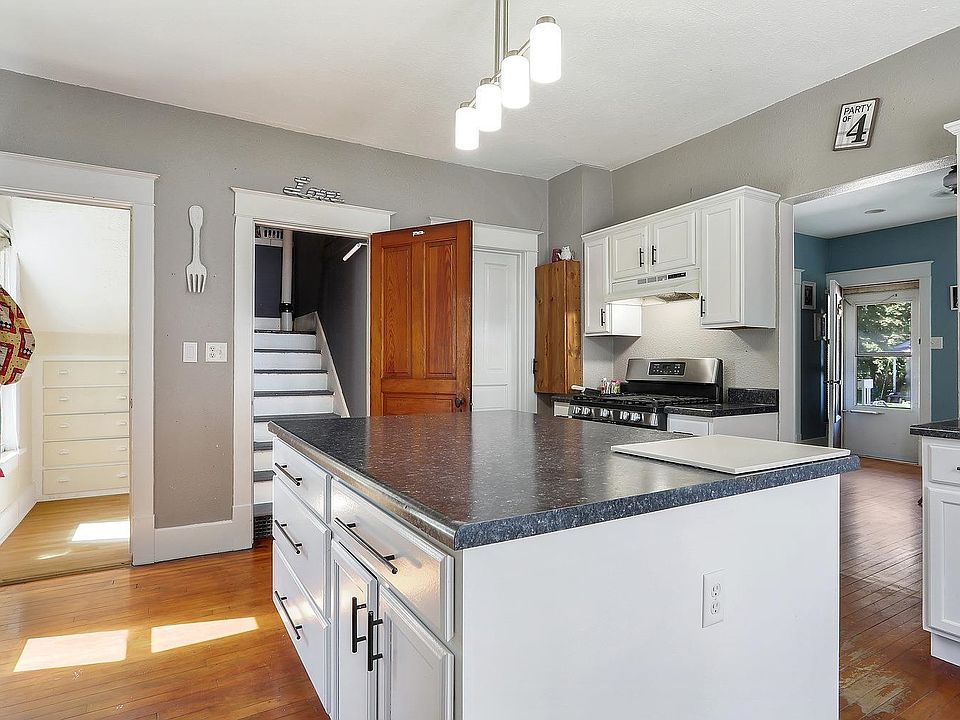 717 College Ave, Howards Grove, WI 53083 MLS 50280278 Zillow