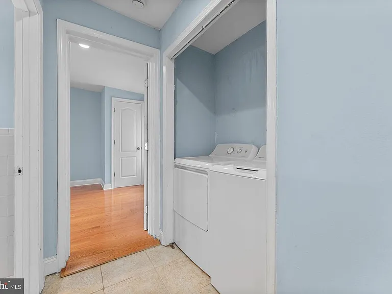 1818 E Pratt St #A — Photo 8