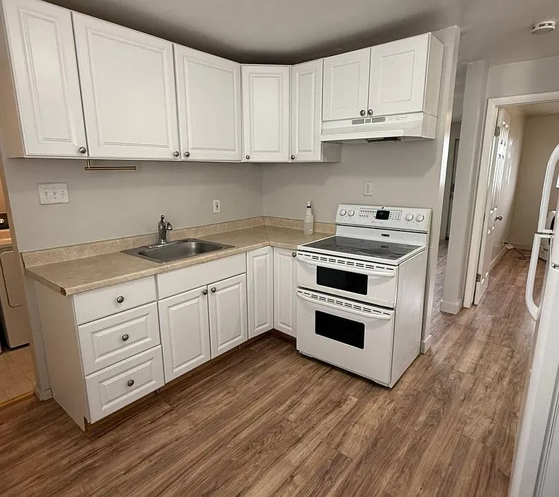 3905 S 1040 E