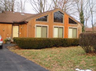 49 Cross Bow Ln, West Warwick, RI 02893