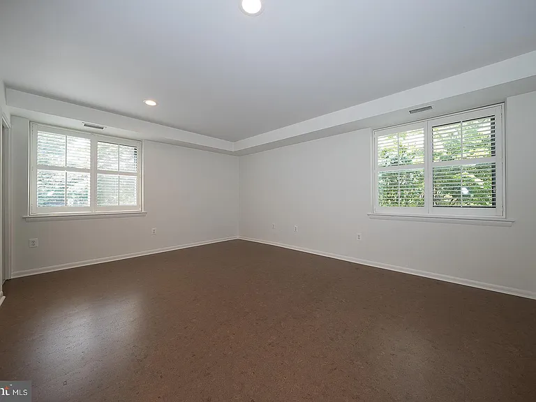 1640 Oakwood Dr #W-216 — Photo 21