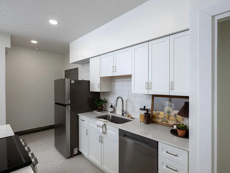 St Joseph Apartments — Photo 22
