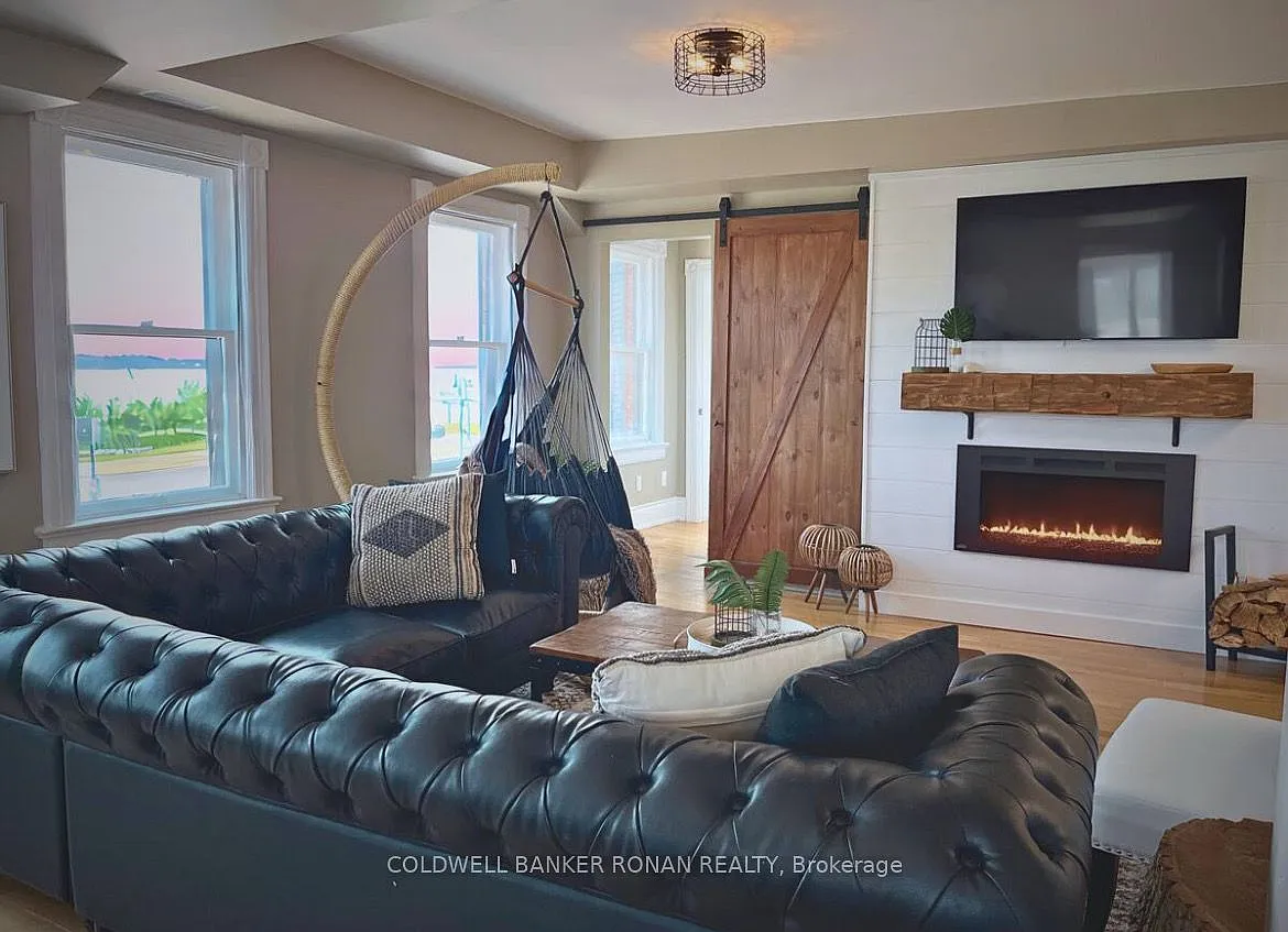 2 bed, $3,200 — Photo 1