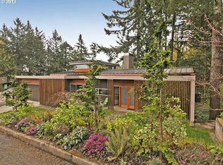 3220 SW Upper Cascade Dr, Portland, OR 97205