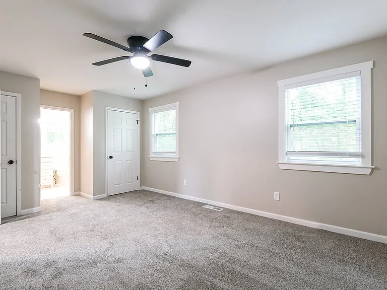 2661 Deerfield Cir — Photo 11