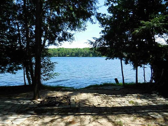 5th image of W Smith Lake Dr