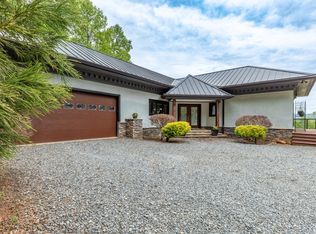 1206 Bear Paw Ln, Hiawassee, GA 30546