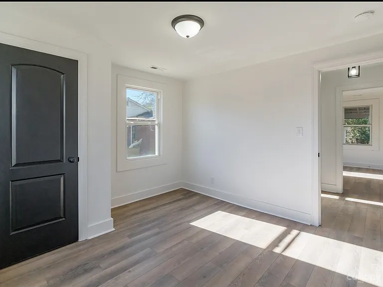 826 Hamrick St — Photo 8