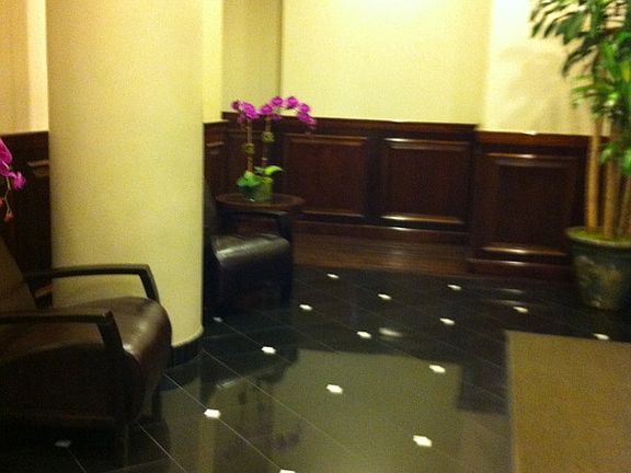 4th image of 255 W 85th St