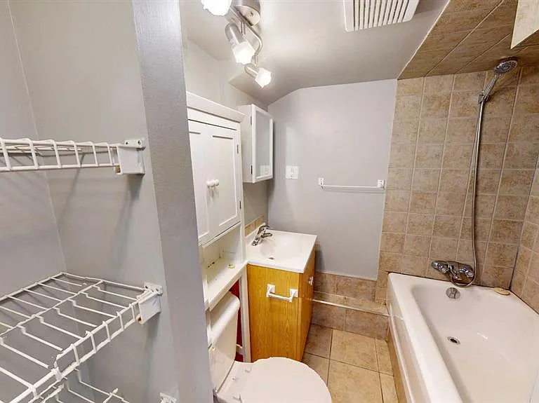 9835 100a Ave #B — Photo 7