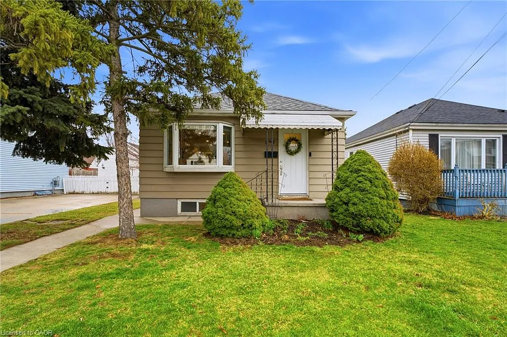 547 Cochrane Rd photo 1