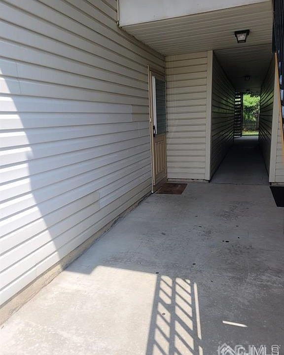 1st image of 309 Bromley Pl