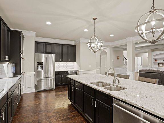 2nd image of 576 Allenton Way