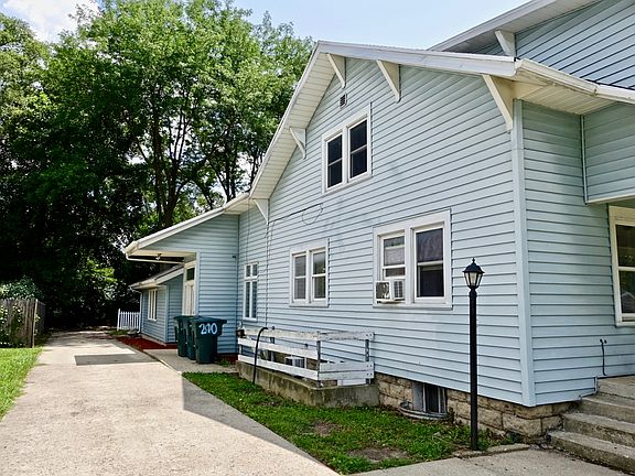 3rd image of 210 S Nichols Ave