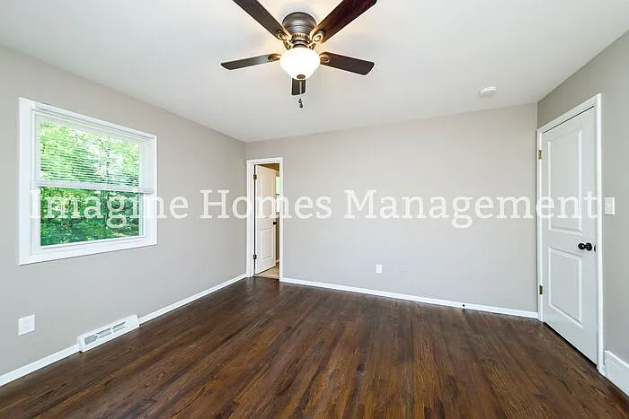 9421 Fairfield Dr — Photo 11