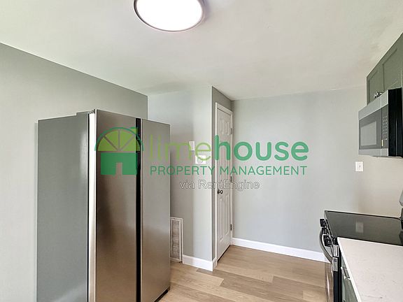5th image of 1020 E Chester St #B