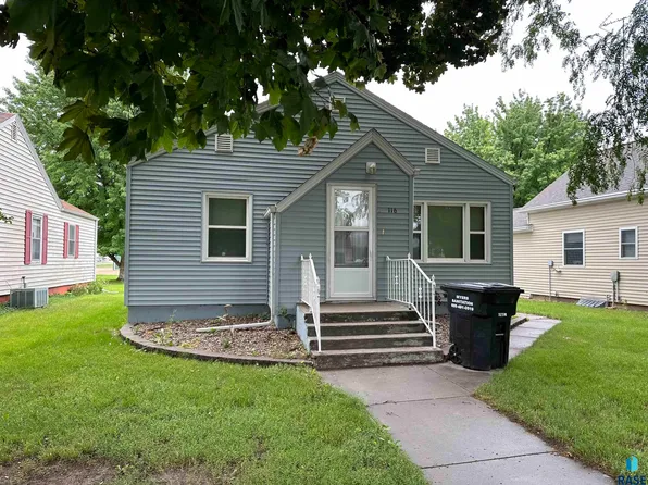 116 S Pearl St, Menno, SD 57045