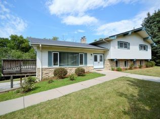 19480 Timberline Dr, Brookfield, WI 53045