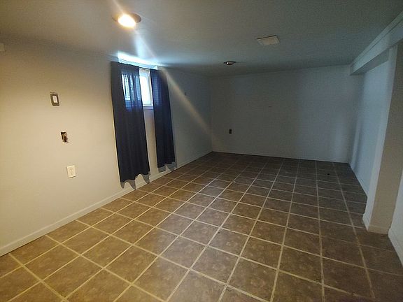 Potential 3rd bedroom in basement