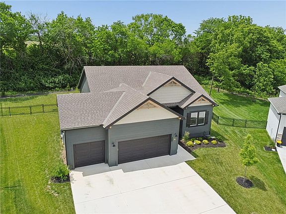 2nd image of 308 Woodview Dr