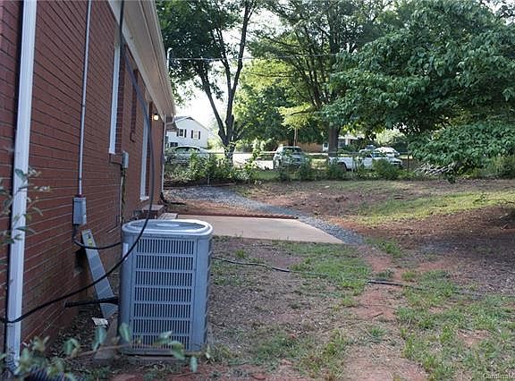 5th image of 3016 Crescent Ln