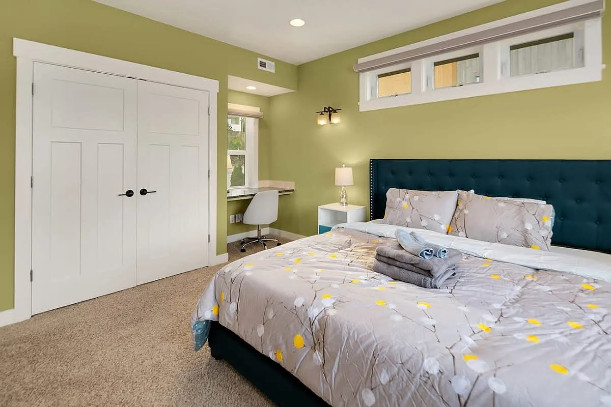 4 bed, 2875 sqft, $7,850 — Photo 3