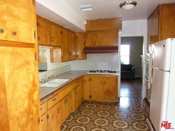 4th image of 1821 Las Flores Dr