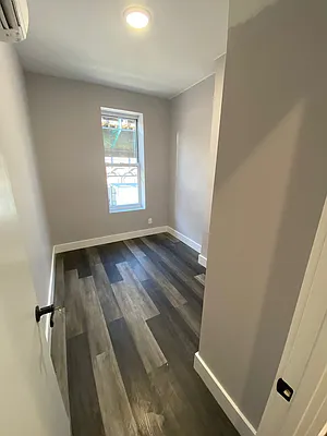 Rented by Aron Fried, LREB | media 36