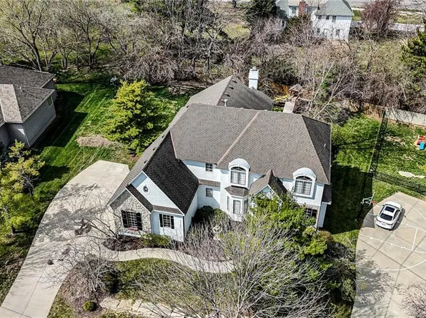 15120 Perry St, Overland Park, KS 66221