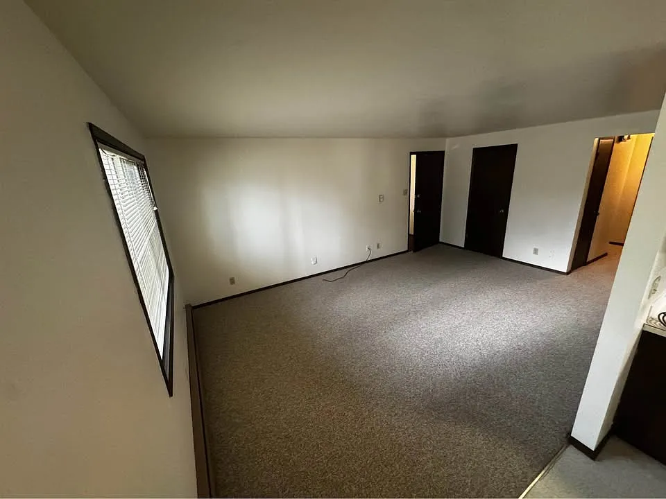 2 bed, 750 sqft, $1,200 — Photo 3