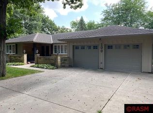 100 Oak Terrace Ct, North Mankato, MN 56003